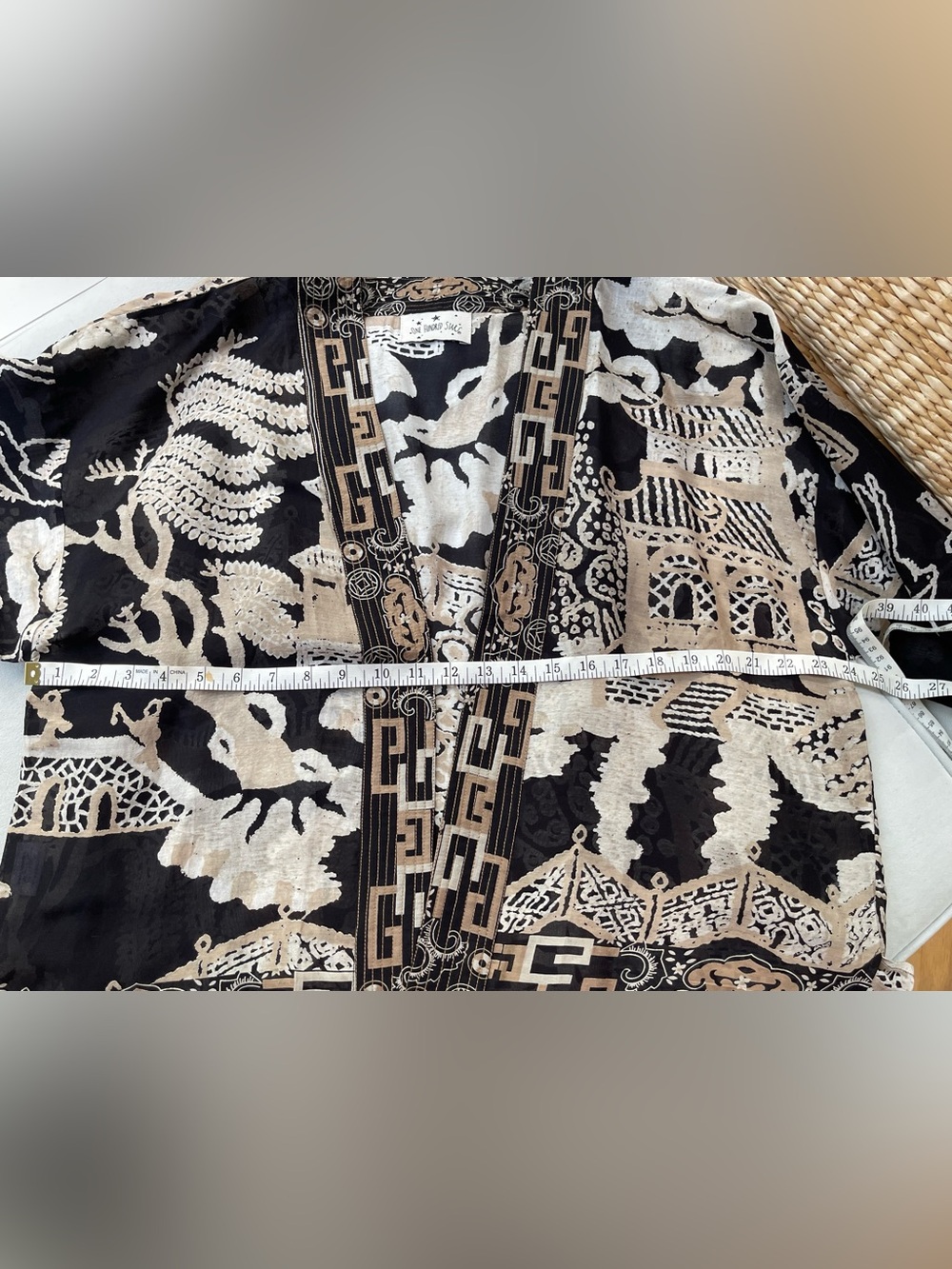 One Hundred Stars Short Kimono - Picture 4 of 6
